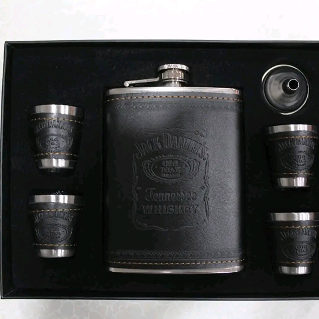 Pljoska sa 4 čašice - Jack Daniels