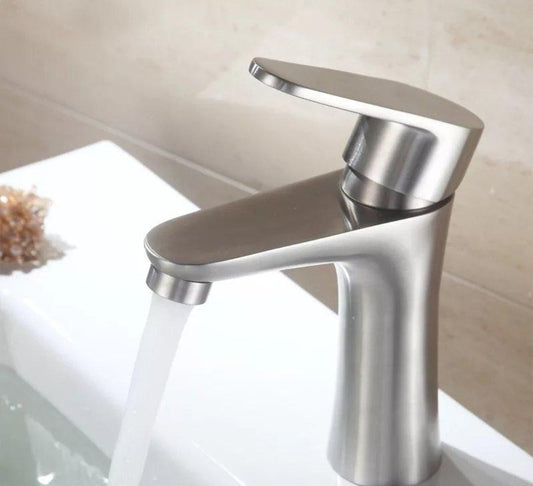 Inox slavina za lavabo ili umivaonik inox slavina.