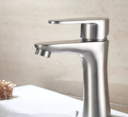 Inox slavina za lavabo ili umivaonik inox slavina.