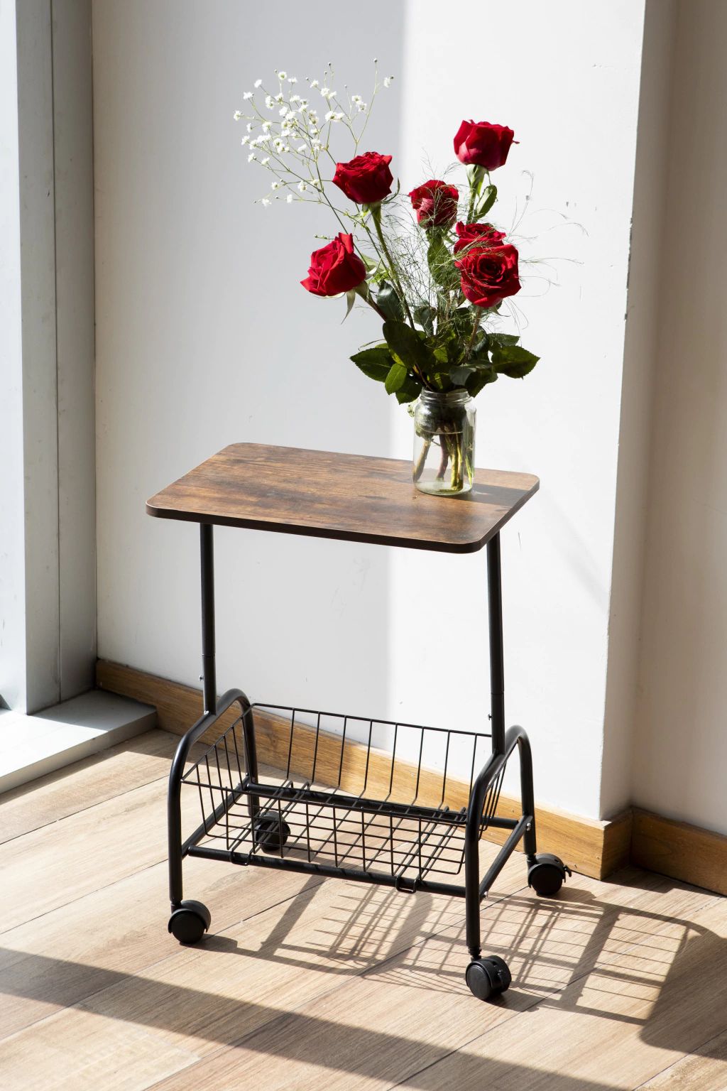 Pokretni stocic na tockice...